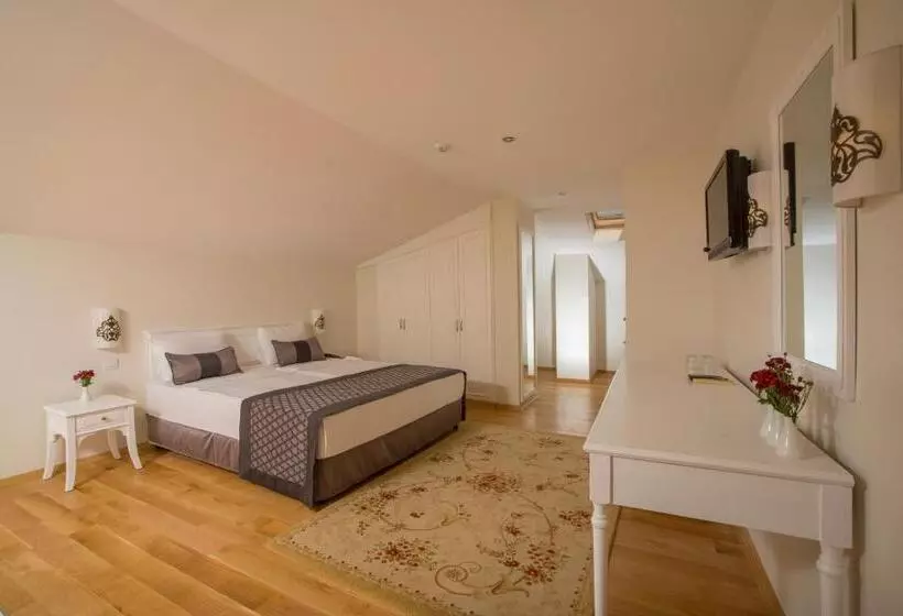 Suite with Terrace, Argos