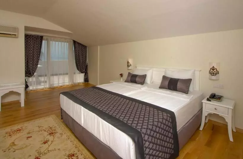 Suite with Terrace, Argos