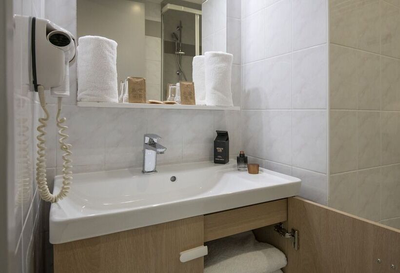 スタンダードトリプルルーム, Bristol Nice