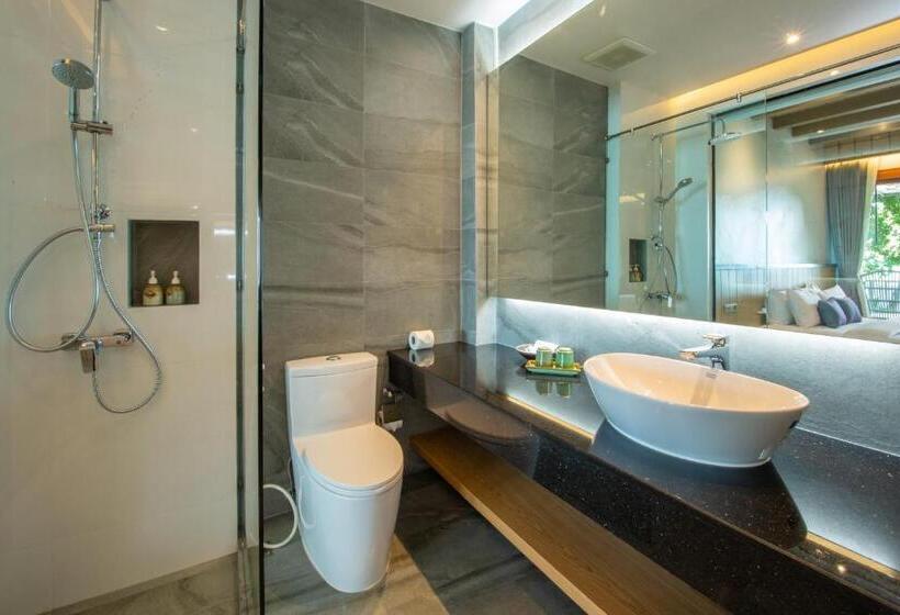 带阳台的豪华间, Coral Cliff Beach Resort Samui   Sha Plus