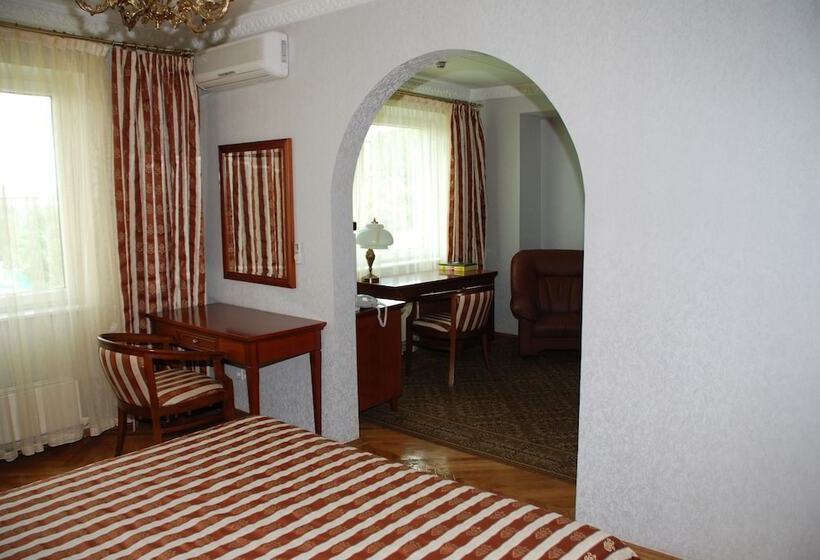 주니어 스위트, Danilovskaya