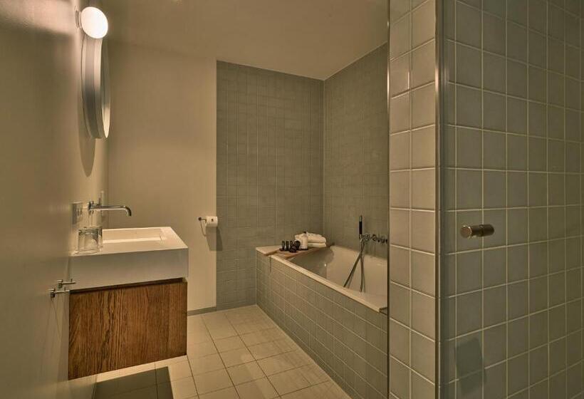 豪华房间, De Nederlanden, Restaurant & Boutique