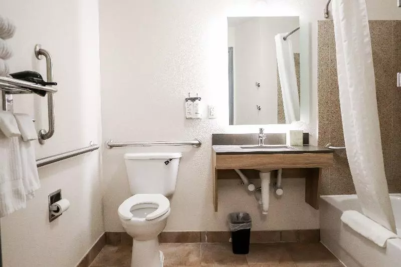 اتاق لوکس, Ibis Budget Singapore Emerald
