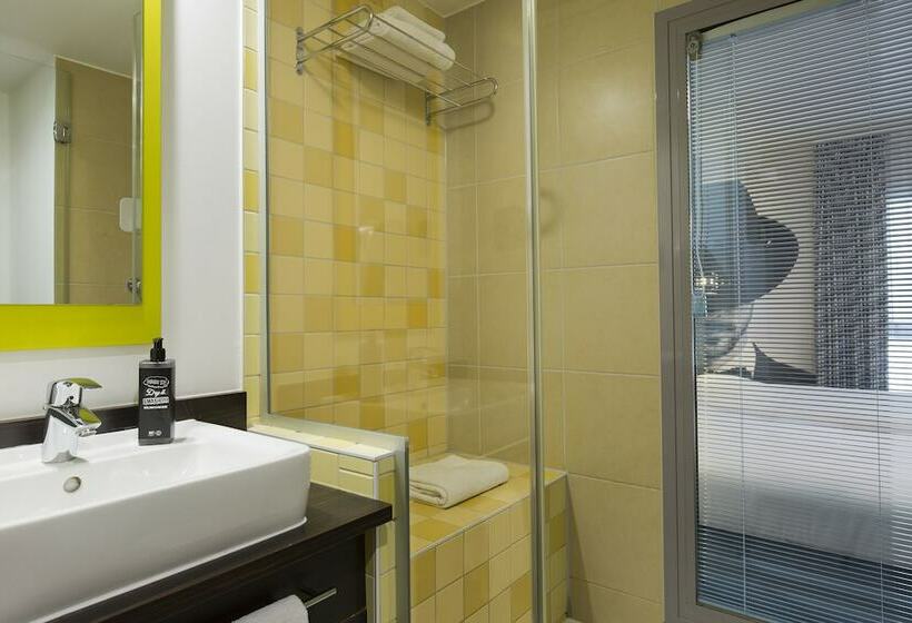 스탠다드 룸 더블 침대, Ibis Styles Nice Centre Port