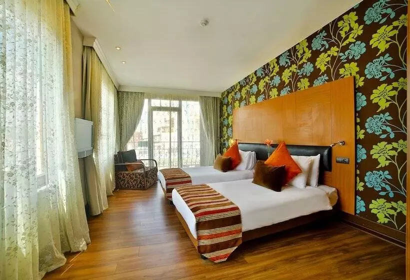 スーペリアトリプルルーム, Konak Hotel Taksim