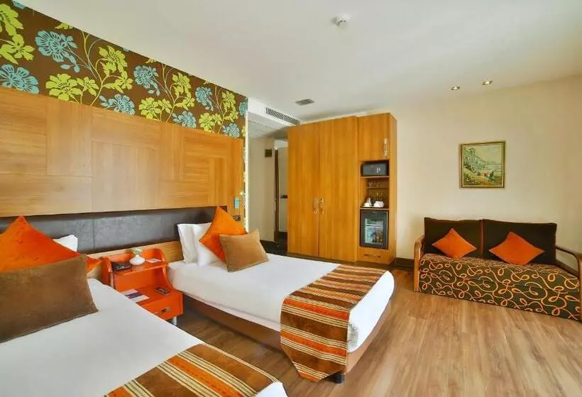 スーペリアトリプルルーム, Konak Hotel Taksim