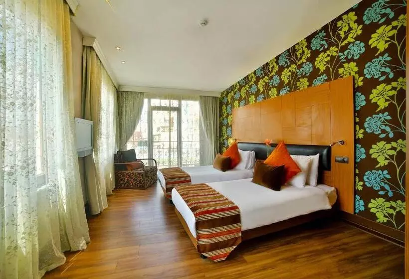 スーペリアトリプルルーム, Konak Hotel Taksim