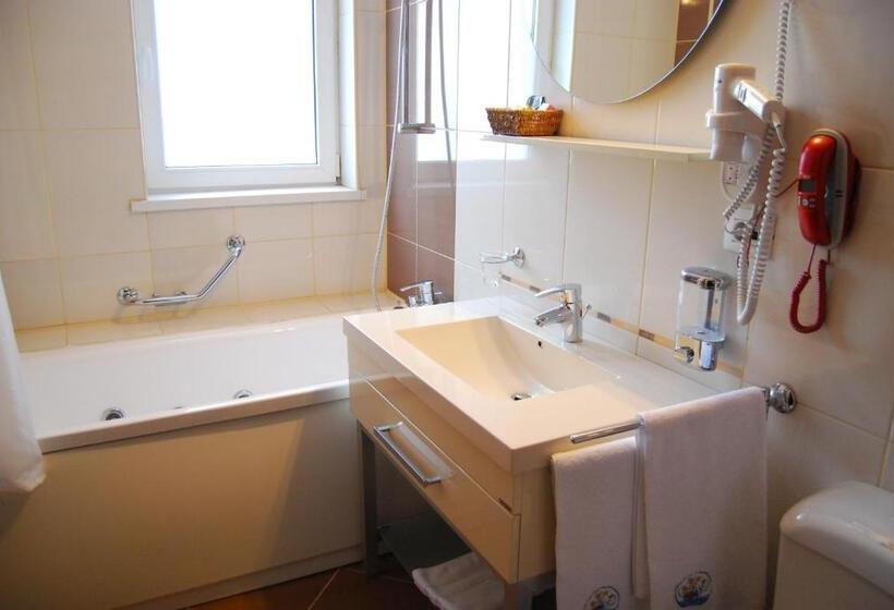 スーペリアールーム, Maria