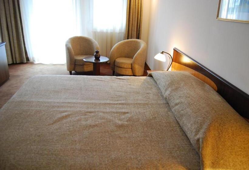 スーペリアールーム, Maria