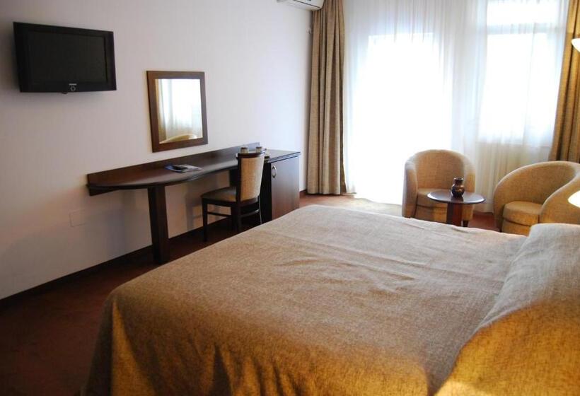 スーペリアールーム, Maria