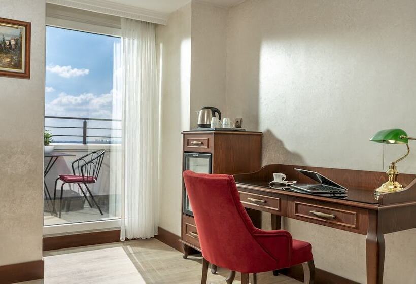 デラックススイート, Occidental Taksim