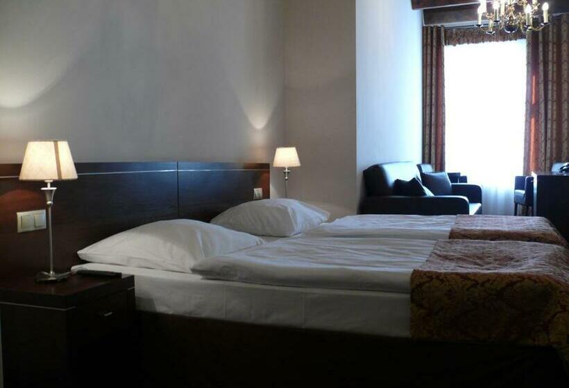 スーペリアールーム, Rezydent