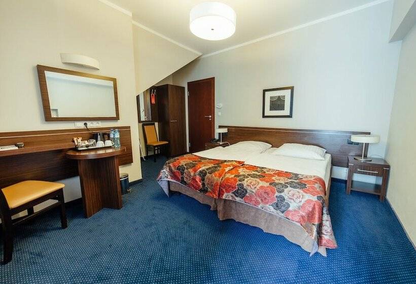 スーペリアールーム, Rezydent