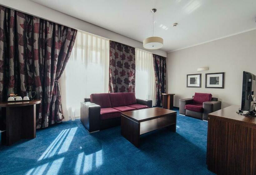 ファミリールーム, Rezydent