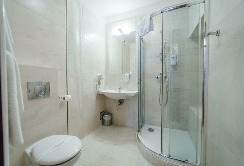 スーペリアシングルルーム, Rezydent