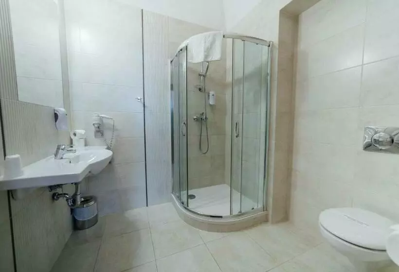 اتاق سوپریور یک تخته, Rezydent