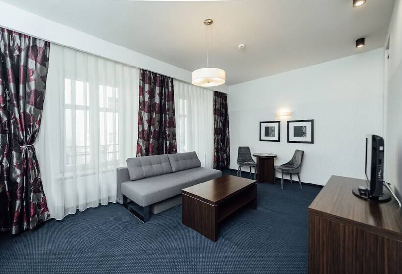 ファミリールーム, Rezydent