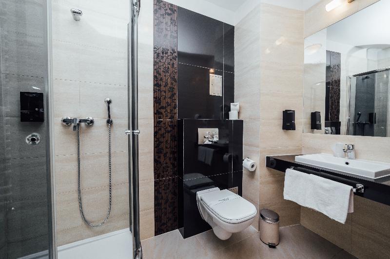 スーペリアールーム, Rezydent