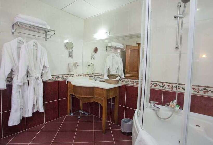 سوئیت با چشم‌انداز, Seven Hills Hotel   Special Category