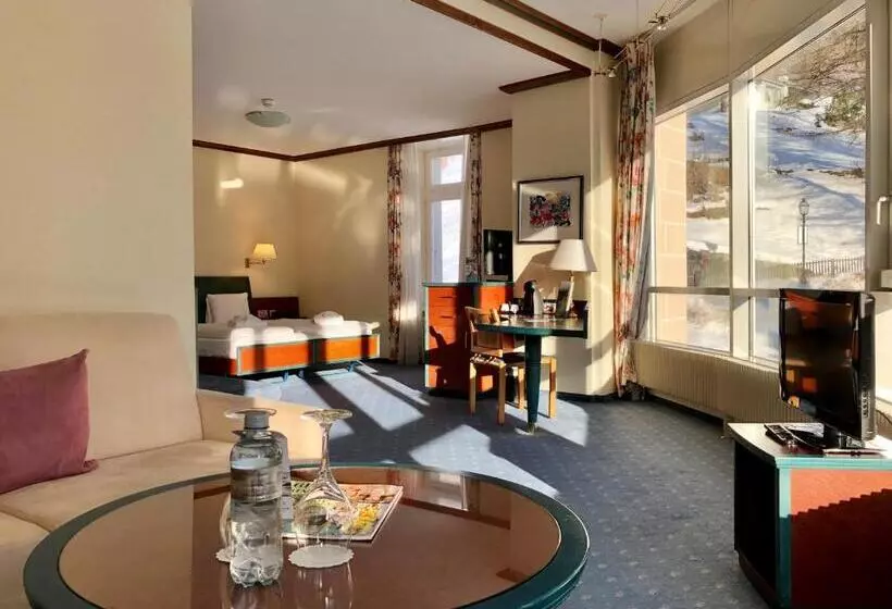 چشماندازهای پهناور سوئیت جونیور, Thermal Hotels & Walliser Alpentherme Leukerbad