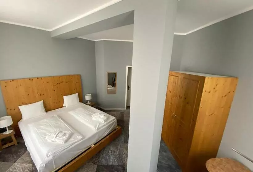 سوئیت با تخت بزرگ, Thermal Hotels & Walliser Alpentherme Leukerbad