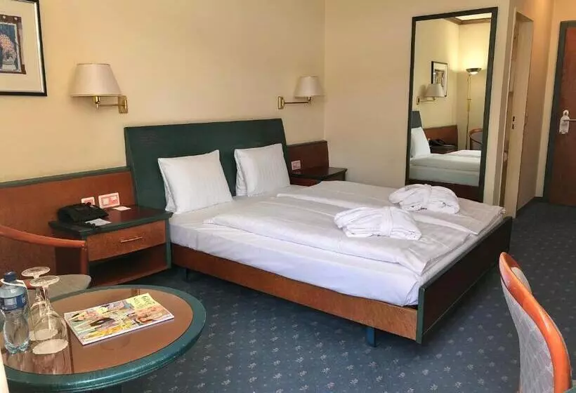 Superior Room with Terrace, Thermal Hotels & Walliser Alpentherme Leukerbad