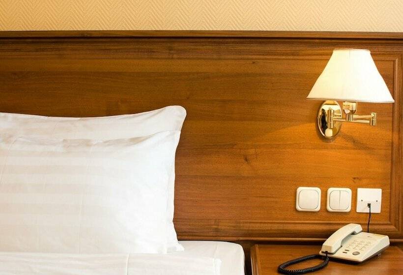 스탠다드 싱글 룸, Ural