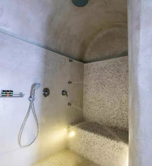 Juniorsviitti Näkymä, Villa Renos