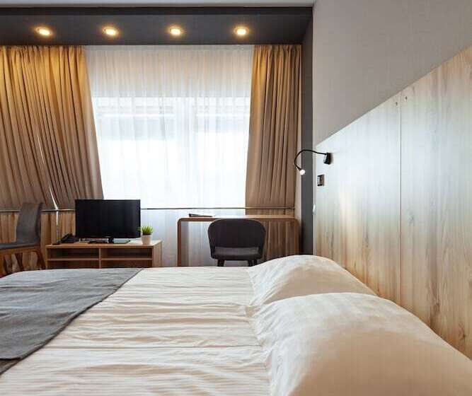 استودیوی استاندارد, Kronverk