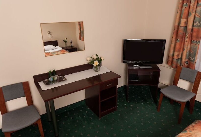 غرفة قياسية ثلاثية, Parkhotel Economic