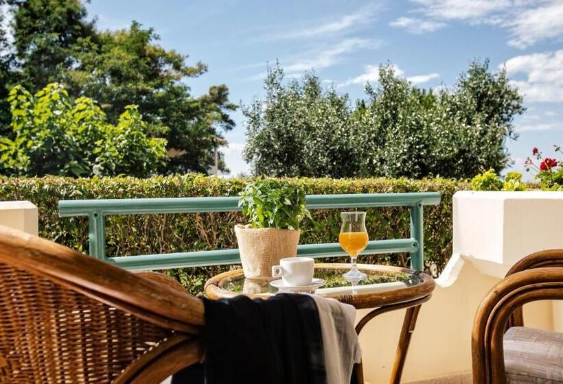 חדר משפחתי נוף להרים, Possidi Holidays Resort & Suite