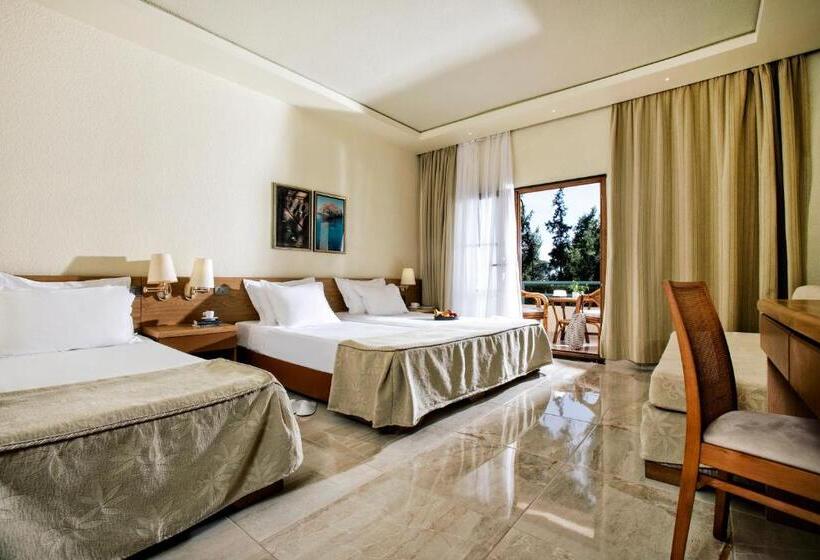 חדר משפחתי נוף להרים, Possidi Holidays Resort & Suite