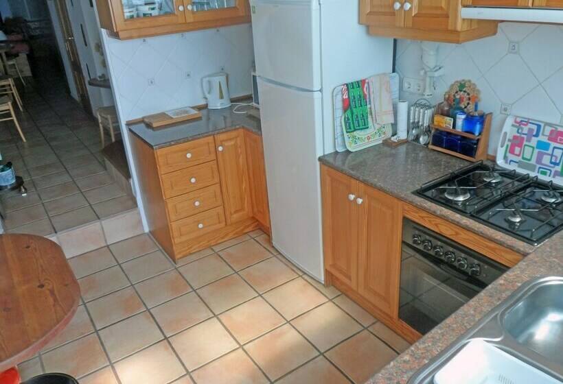 침실 1개 주택, As Tunel