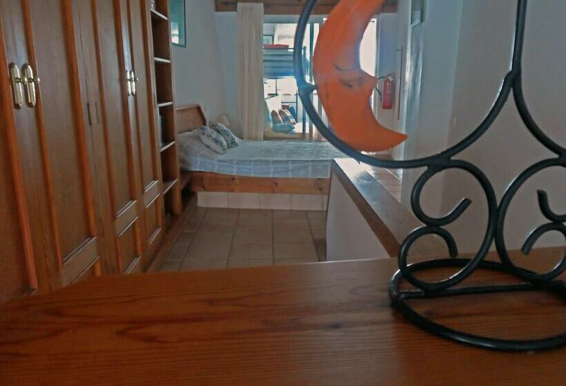 침실 1개 주택, As Tunel