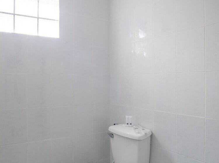 اتاق لوکس, Oyo 549 Sajj Bldg