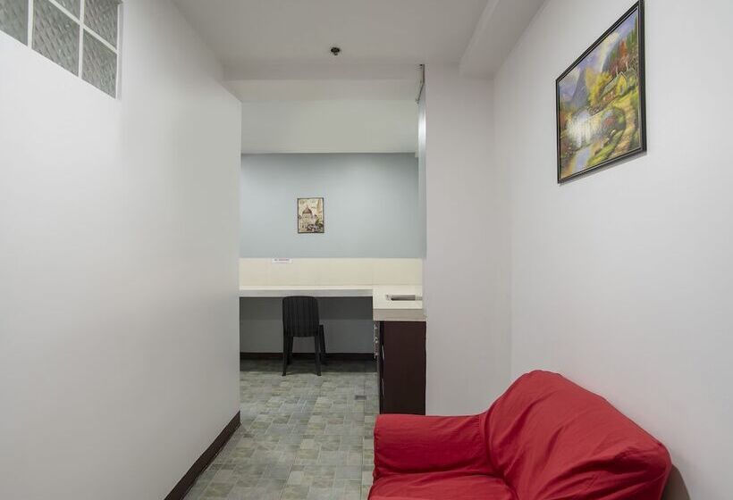 اتاق لوکس, Oyo 549 Sajj Bldg