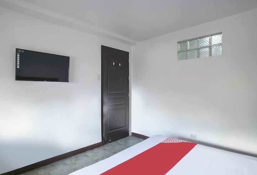 اتاق لوکس, Oyo 549 Sajj Bldg