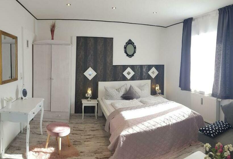 آپارتمان 1 خوابه, Boutique Family House La