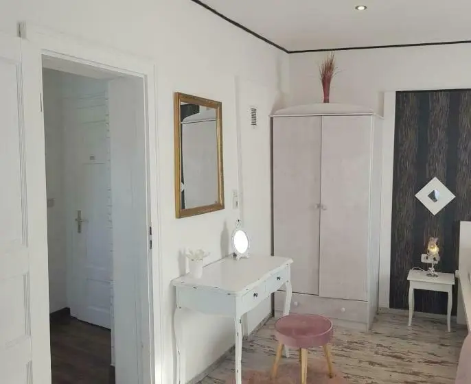 آپارتمان 1 خوابه, La Boutique House