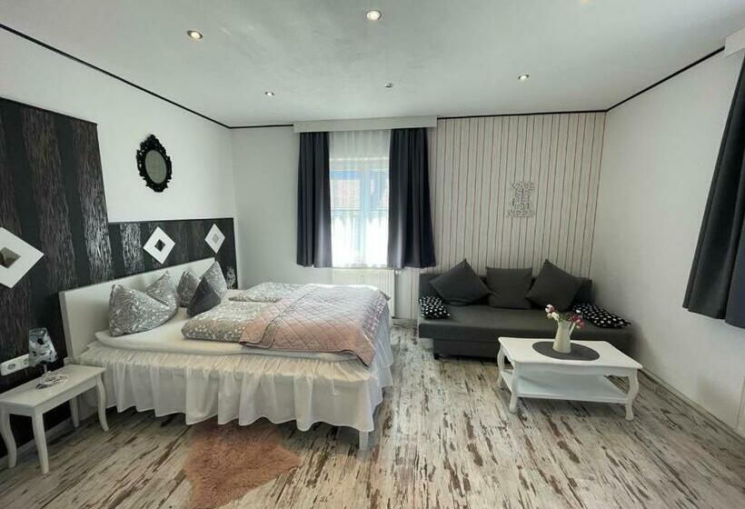 آپارتمان 1 خوابه, Boutique Family House La