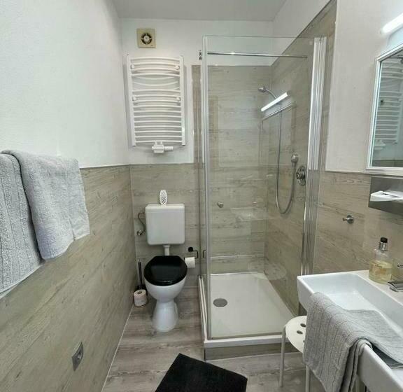 آپارتمان 1 خوابه, Boutique Family House La