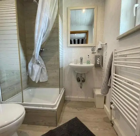اتاق استاندارد یک نفره, La Boutique House