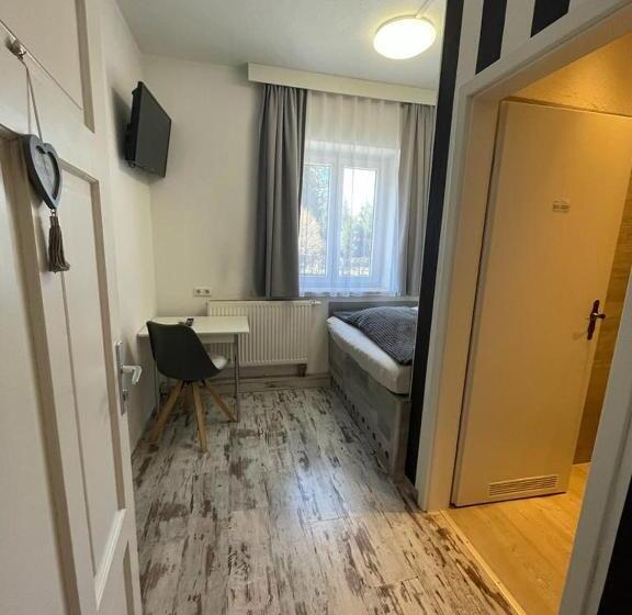 اتاق استاندارد یک نفره, Boutique Family House La