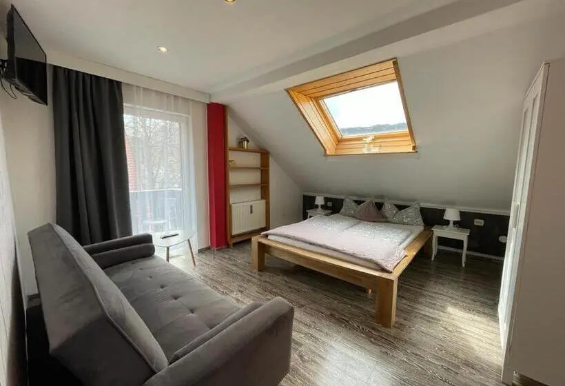 آپارتمان 2 خوابه با بالکن, La Boutique House
