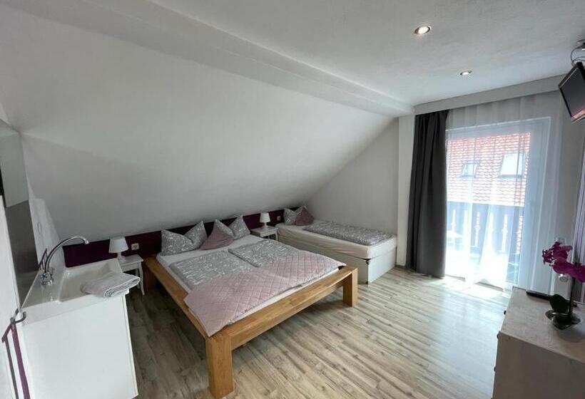 آپارتمان 2 خوابه با بالکن, Boutique Family House La