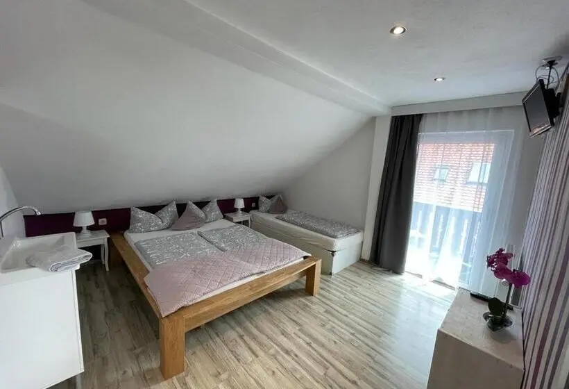 آپارتمان 2 خوابه با بالکن, La Boutique House