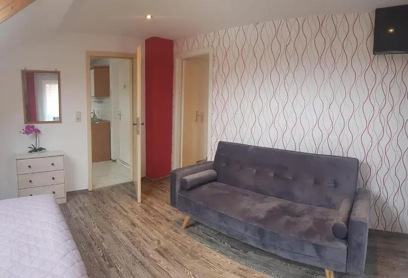 آپارتمان 2 خوابه با بالکن, La Boutique House