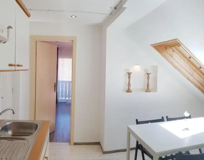 آپارتمان 2 خوابه با بالکن, La Boutique House