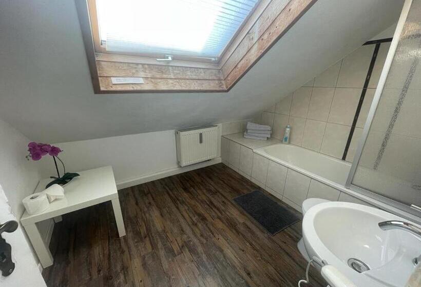 آپارتمان 2 خوابه با بالکن, Boutique Family House La