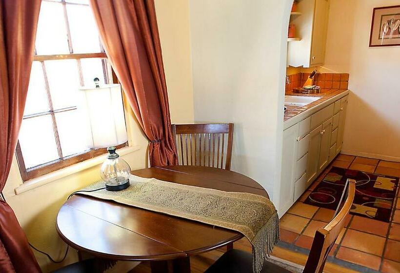 آپارتمان 1 خوابه, Casa De Tres Lunas/house Of Three Moons